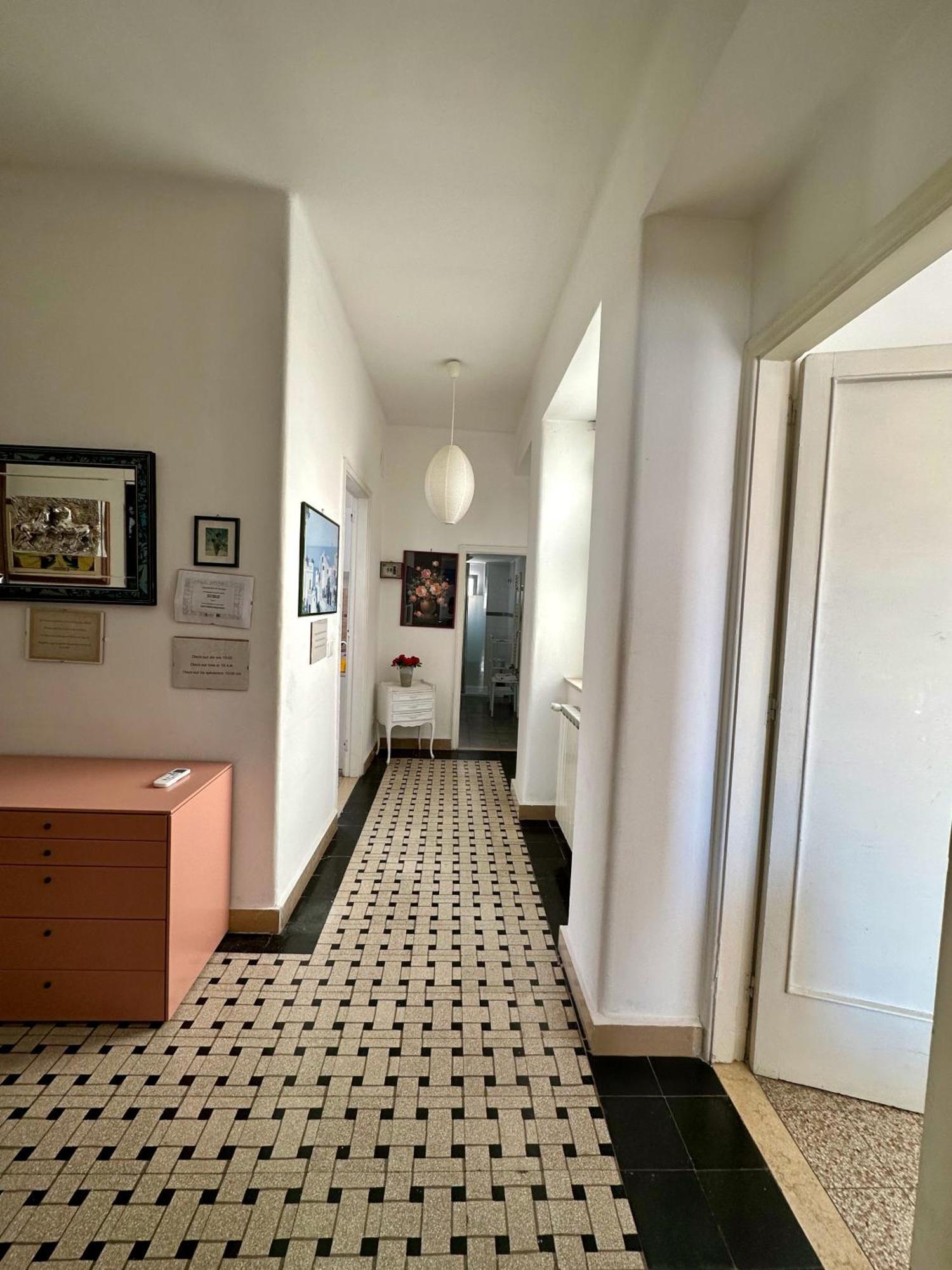 Appartamento Via Trevisani Бари Экстерьер фото